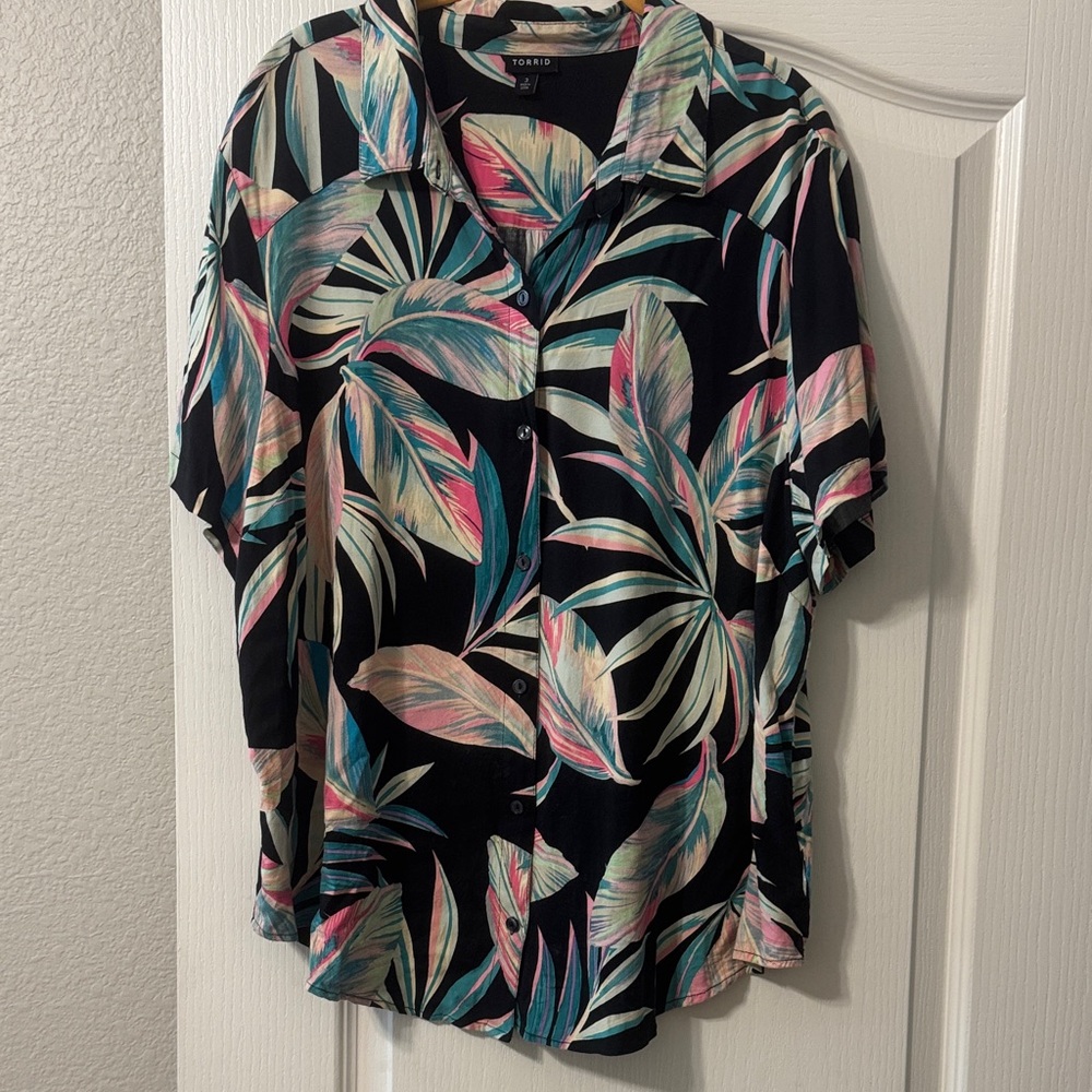 torrid 3X Black Tropical Leaf Button-Down Shirt